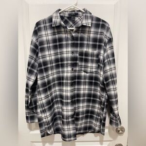 Forever 21 Black and White Plaid Casual Button Down Shirt